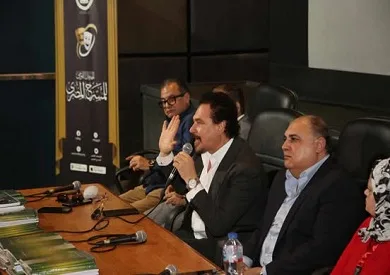 مهرجان المسرح المصري: محمد رياض يؤكد تحقيق نجاح في تجاوز المركزية المسرحية والوصول إلى مختلف المحافظات. مهرجان المسرح المصري: محمد رياض يؤكد تحقيق نجاح في تجاوز المركزية المسرحية والوصول إلى مختلف المحافظات.