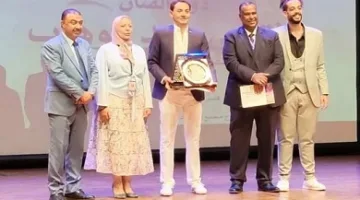 مهرجان المسرح الدولي يكرّم الفنان فتحي عبد الوهاب في نسخته الثامنة عشرة