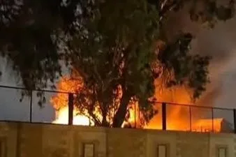 إخماد حريق في ورشة السكك الحديدية على طريق الحسينية في الزقازيق إخماد حريق في ورشة السكك الحديدية على طريق الحسينية في الزقازيق