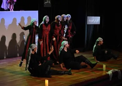 القنصل الفلسطيني يحضر عرض «يافا والباب الأزرق» في مهرجان المسرح الدولي بالأردن القنصل الفلسطيني يحضر عرض «يافا والباب الأزرق» في مهرجان المسرح الدولي بالأردن