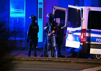 حادثة قطار في ألمانيا: 3 وفيات و34 إصابة بسبب انحراف عربات وسط عاصفة شديدة