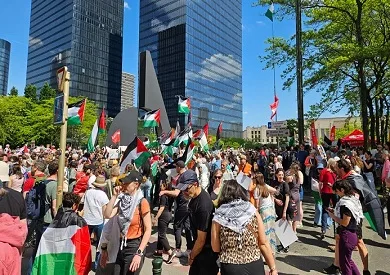احتجاج في العاصمة السويدية ضد استمرار الجرائم الإسرائيلية في غزة احتجاج في العاصمة السويدية ضد استمرار الجرائم الإسرائيلية في غزة