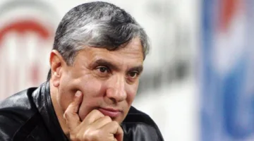 الشريعي: عبد الناصر محمد لا يزال مع إنبي، والزمالك لم يتصل بنا.