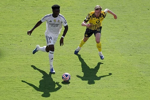 تشواميني: ريال مدريد يمتلك القوة لتجاوز باريس سان جيرمان