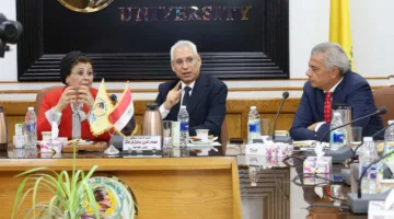 رئيس جامعة المنيا يناقش مع نائب وزير الصحة آليات التعاون لتنفيذ مبادرة الألف يوم الذهبية