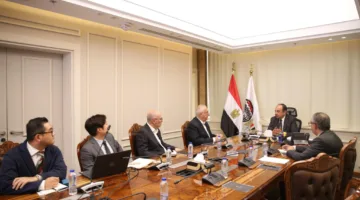 وزير قطاع الأعمال يجتمع مع وفد من شركة GS E&C الكورية الجنوبية لاستكشاف فرص التعاون.