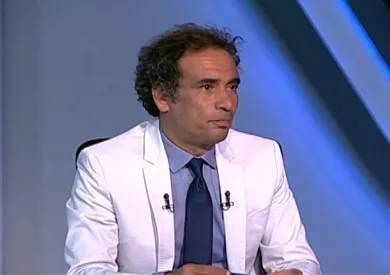 عمرو حمزاوي: المنطقة العربية تمر بـ “تجارب عسكرية” والأمن لإسرائيل لن يتحقق بالقوة