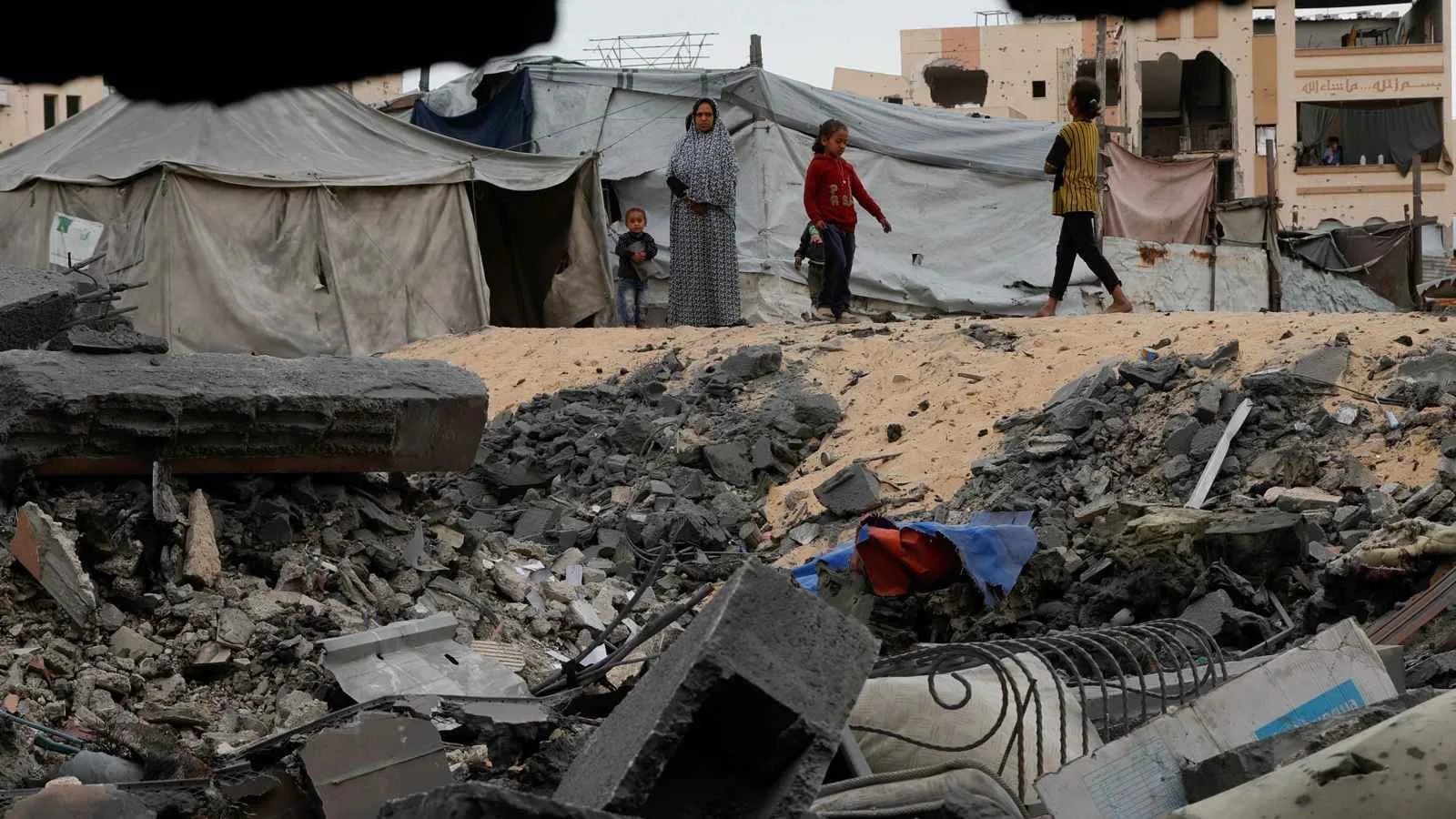 استشهاد 17 فلسطينياً جراء غارات إسرائيلية متكررة على غزة استشهاد 17 فلسطينياً جراء غارات إسرائيلية متكررة على غزة