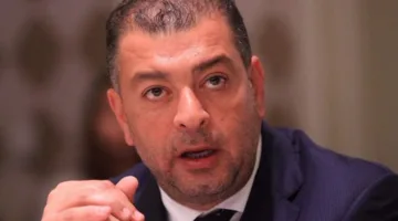 عقوبتان تُفرضان على هاني شكري بعد إساءته لجماهير الأهلي