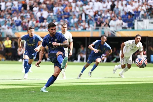 إصابة تمنع نجم الهلال السعودي من المشاركة قبل مواجهة مانشستر سيتي بلحظات إصابة تمنع نجم الهلال السعودي من المشاركة قبل مواجهة مانشستر سيتي بلحظات