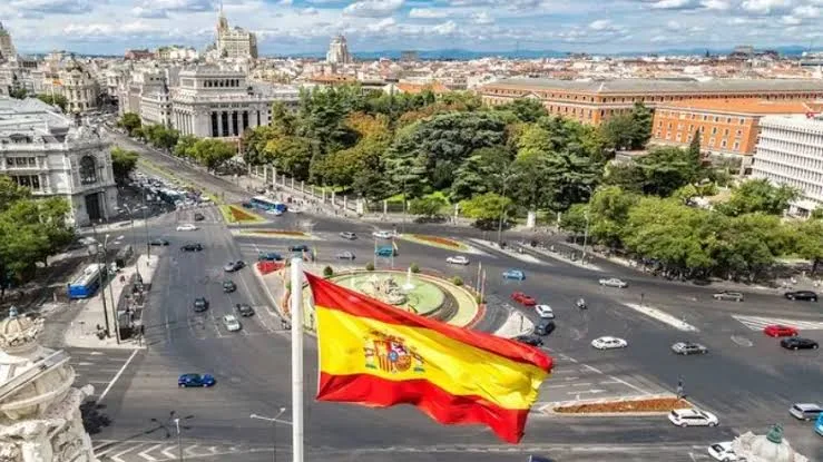 انخفاض عدد العقارات المعروضة للبيع في إسبانيا بنسبة 20% خلال الربع الثاني من 2025 انخفاض عدد العقارات المعروضة للبيع في إسبانيا بنسبة 20% خلال الربع الثاني من 2025