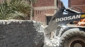 إزالة 6 حالات تعدي على أرض بمساحة 144 مترًا في مركزي الزقازيق ومنيا القمح بمحافظة الشرقية
