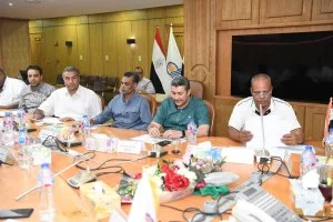 محافظ قنا: تقييم يومي لأداء الوحدات المحلية في مسائل التقنين والتصالح والتغيرات المكانية.