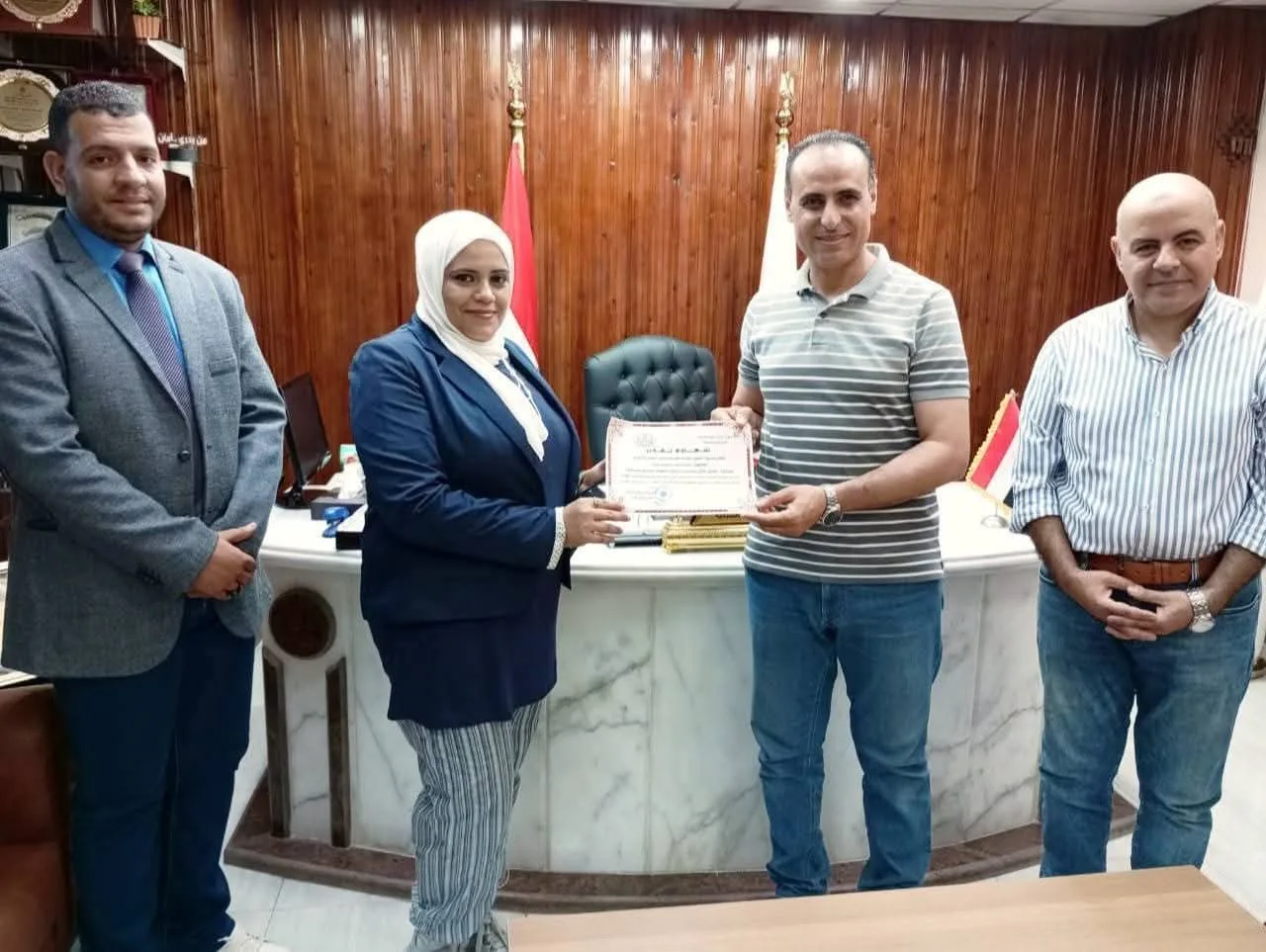 وكيل وزارة الصحة بالشرقية يثني على مدير القوافل الطبية تقديرًا لتميزه في تقديم الخدمات للمواطنين وكيل وزارة الصحة بالشرقية يثني على مدير القوافل الطبية تقديرًا لتميزه في تقديم الخدمات للمواطنين