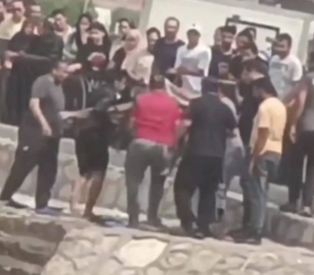 اكتشاف جثة مجهولة الهوية في ترعة كورنيش المرشحة بطنطا.. والأجهزة الأمنية تتواصل مع التحقيقات لكشف التفاصيل. اكتشاف جثة مجهولة الهوية في ترعة كورنيش المرشحة بطنطا.. والأجهزة الأمنية تتواصل مع التحقيقات لكشف التفاصيل.
