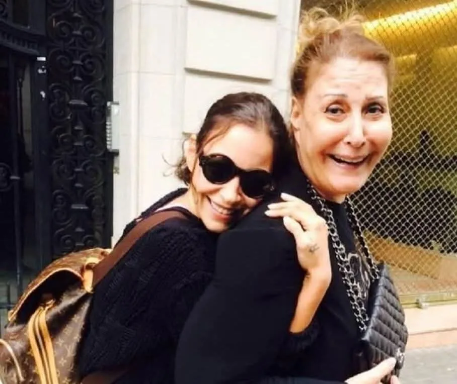 رحيل الفنانة زيزي مصطفى والدة منة شلبي بعد معاناة طويلة مع المرض رحيل الفنانة زيزي مصطفى والدة منة شلبي بعد معاناة طويلة مع المرض
