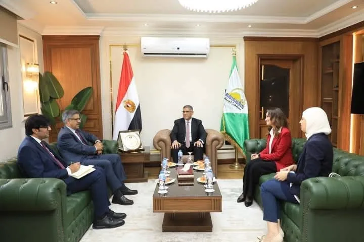 محافظ الجيزة يلتقي بالسفير الباكستاني لمناقشة أوجه التعاون المشترك محافظ الجيزة يلتقي بالسفير الباكستاني لمناقشة أوجه التعاون المشترك