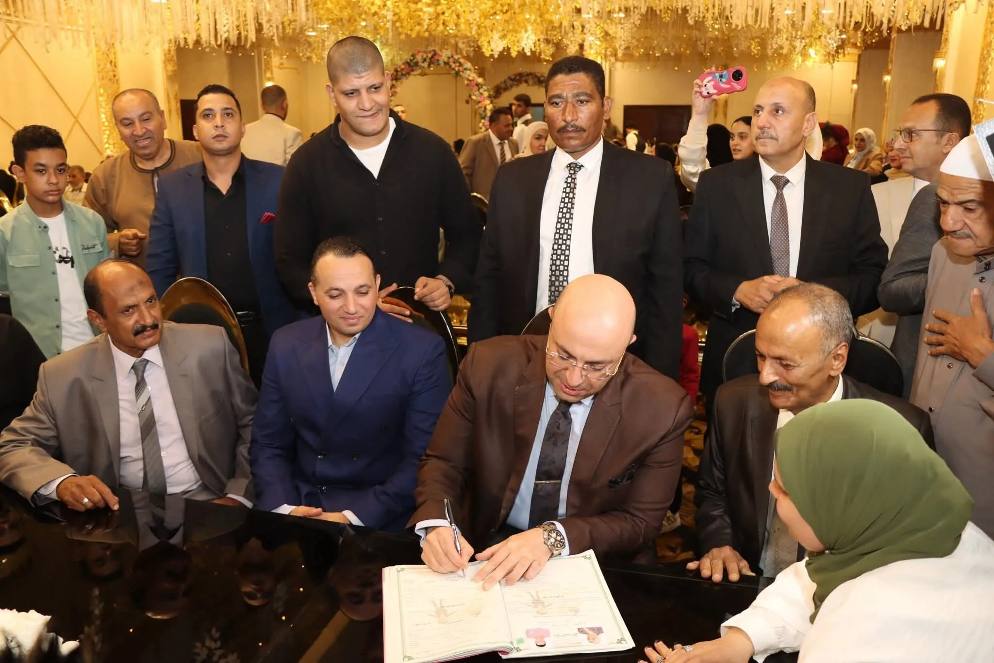 محافظ بني سويف يشهد عقد قران أخت الشهيد عمرو محمد سيد عبد الرحيم: ‘أنا في مكانه’