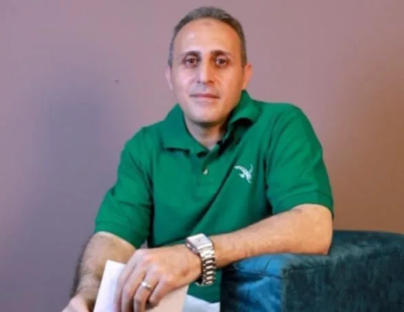 دكتور مصطفى محمود يوضح أسباب نزيف اللثة ووسائل التوعية لتجنبه وينبه من عدم الاكتراث بالعوامل الخطيرة. دكتور مصطفى محمود يوضح أسباب نزيف اللثة ووسائل التوعية لتجنبه وينبه من عدم الاكتراث بالعوامل الخطيرة.
