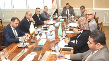 وزير الإسكان يراقب تقدم المشاريع التنموية في السويس الجديدة