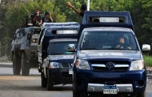 اعتقال 6 أفراد في حفرة بعمق 10 أمتار خلال عملية بحث عن الآثار في قنا اعتقال 6 أفراد في حفرة بعمق 10 أمتار خلال عملية بحث عن الآثار في قنا