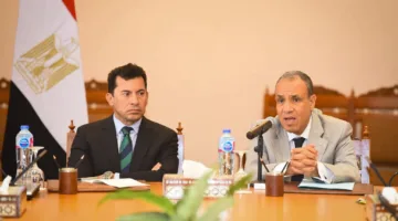 وزير الخارجية والهجرة يرحب بوزير الشباب والرياضة