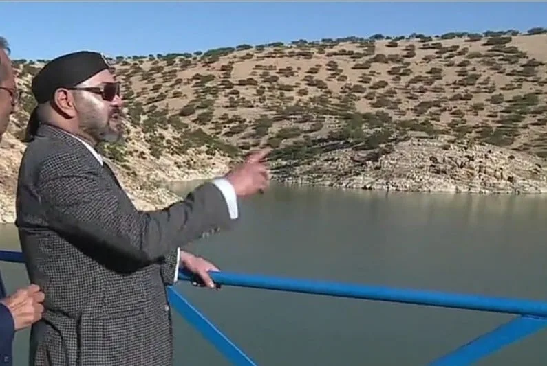 الملك محمد السادس يدعو إلى إدراج قضايا المياه في مركز التنمية المحلية الملك محمد السادس يدعو إلى إدراج قضايا المياه في مركز التنمية المحلية