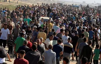استشهاد 12 فلسطينياً برصاص الاحتلال الإسرائيلي أثناء انتظارهم للمساعدات في خان يونس بقطاع غزة، وجرح أكثر من 100 آخرين.