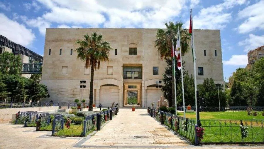 دفعة إضافية من قروض صندوق الإسكان لموظفي أمانة عمان دفعة إضافية من قروض صندوق الإسكان لموظفي أمانة عمان