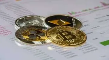 العملات الرقمية في عام 2025: استثمارات كبيرة وتنظيمات جديدة تعيد هيكلة السوق