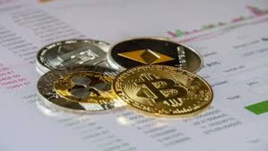 العملات الرقمية في عام 2025: استثمارات كبيرة وتنظيمات جديدة تعيد هيكلة السوق