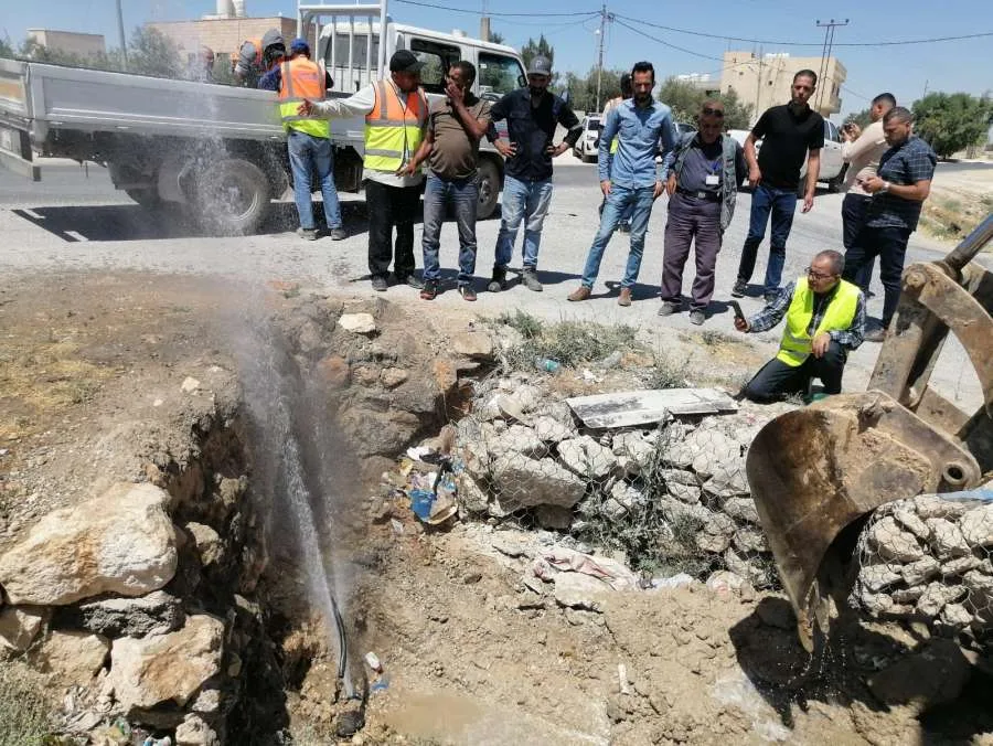 المياه: ضبط انتهاكات في الحلابات والضليل وضبط حفارات غير قانونية في جرش والمفرق (فيديو وصور) المياه: ضبط انتهاكات في الحلابات والضليل وضبط حفارات غير قانونية في جرش والمفرق (فيديو وصور)