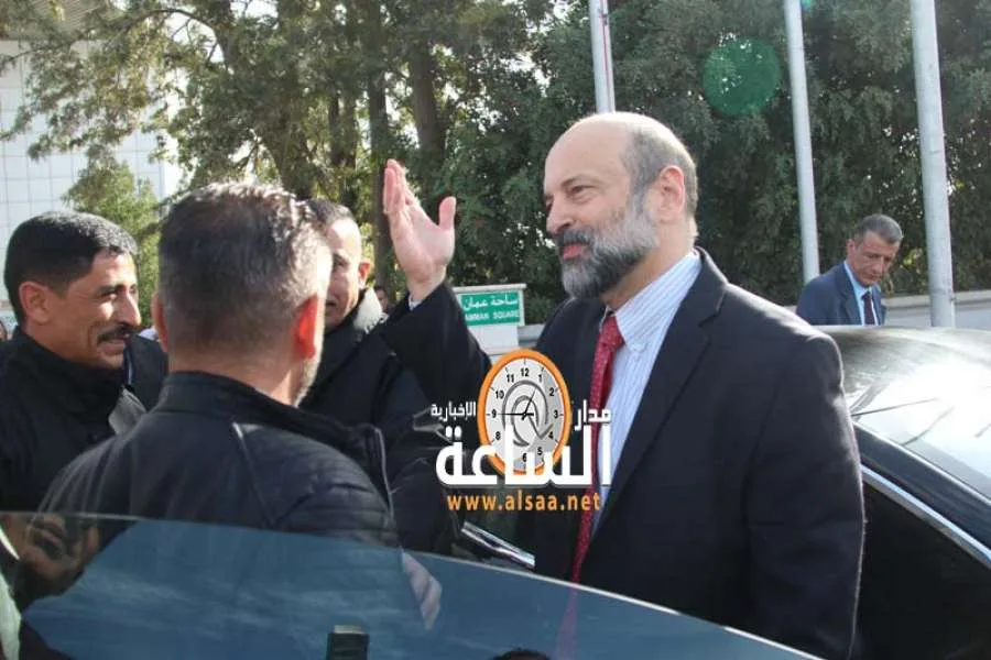 بعد 7 أكتوبر: استفسارات وإشارات… مناقشة مرتقبة للحموري الثقافي بمشاركة الدكتور عمر الرزاز بعد 7 أكتوبر: استفسارات وإشارات… مناقشة مرتقبة للحموري الثقافي بمشاركة الدكتور عمر الرزاز