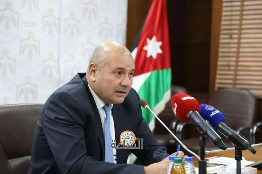 العواد يلتقي بشباب وفتيات حزب عزم.. ماذا تناول من حديث؟ (صور)