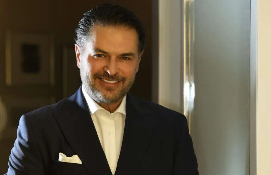 راغب علامة يحسم الجدل بشأن المكالمة المزيفة: القضية أُغلقت رسميًا.