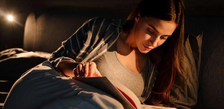 8 أشياء ينبغي على كل امرأة القيام بها قبل النوم.. اكتشفيها الآن! 8 أشياء ينبغي على كل امرأة القيام بها قبل النوم.. اكتشفيها الآن!