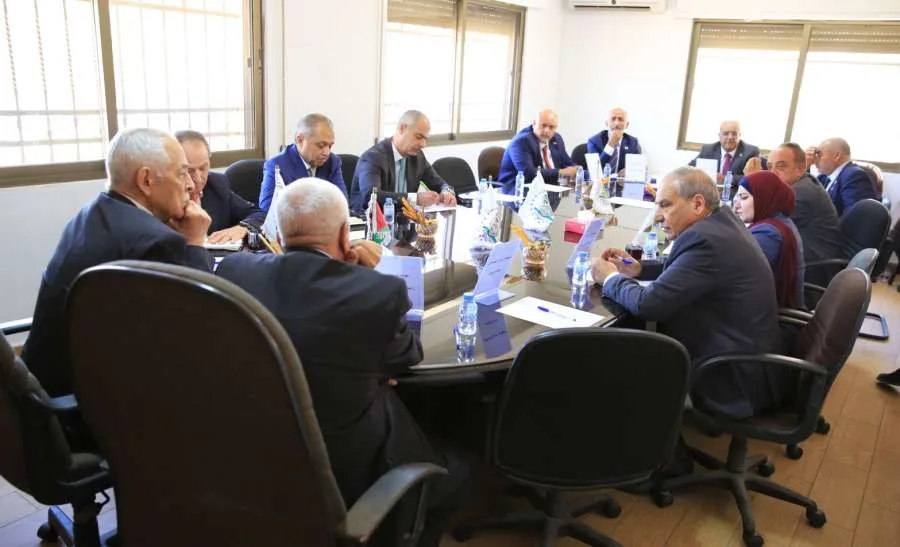 العيسوي يجتمع مع مجلس إدارة الاتحاد الأردني للمزارعين