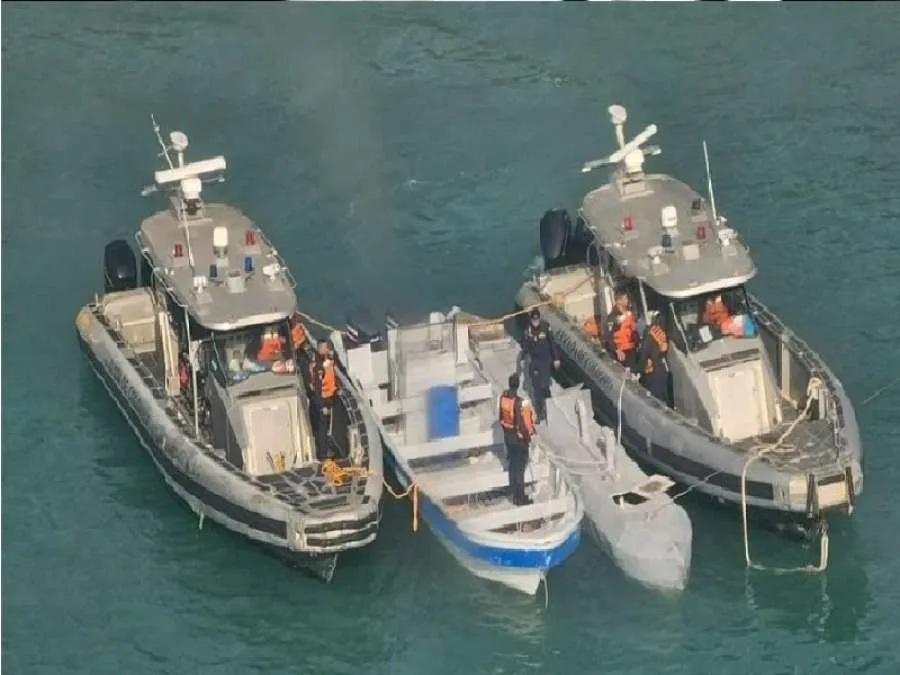 في حادثة غير مسبوقة.. كولومبيا تضبط أول غواصة مُسيَّرة لحمل المخدرات. في حادثة غير مسبوقة.. كولومبيا تضبط أول غواصة مُسيَّرة لحمل المخدرات.