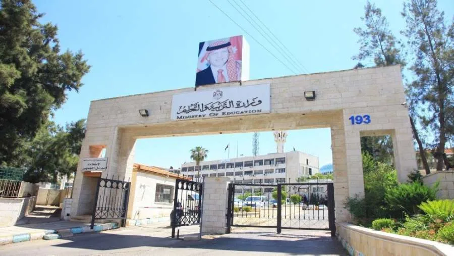 طلاب التوجيهي يستمرون في الاستعداد لامتحانات الثانوية العامة