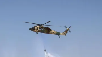 بتوجيهات ملكية، طائرتان من طراز بلاك هوك من الأردن تساهمان في مكافحة حرائق سوريا.