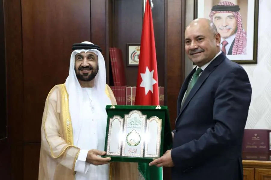 وزير الشؤون السياسية والبرلمانية يستقبل رئيس البرلمان العربي وزير الشؤون السياسية والبرلمانية يستقبل رئيس البرلمان العربي
