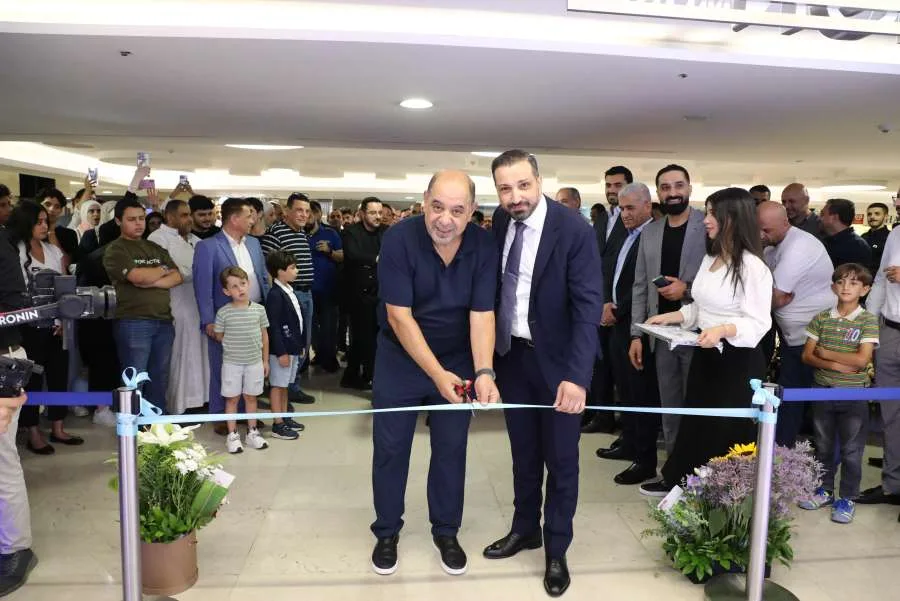 الوزير الهناندة يدشن الفرع الخامس لأكشن موبايل في عمان ضمن ستي مول