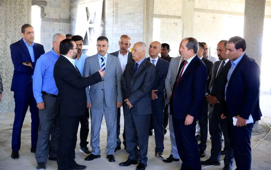 رئيس الديوان الملكي يزور مشاريع المبادرات الملكية في البلقاء رئيس الديوان الملكي يزور مشاريع المبادرات الملكية في البلقاء