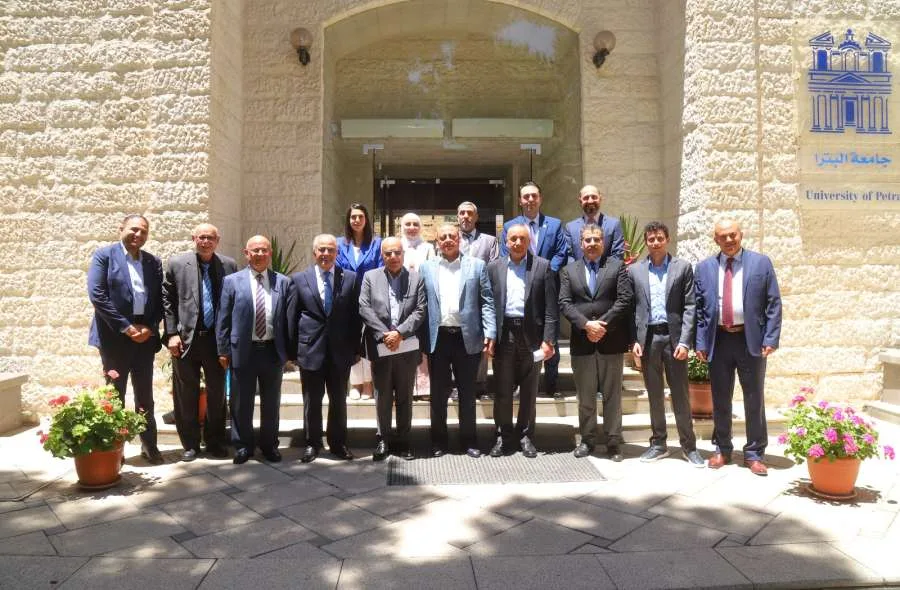 جامعة البترا تبرم اتفاقية مع جامعة عمان الأهلية وشركة الألبان الأردنية لابتكار منتج ألبان جديد. جامعة البترا تبرم اتفاقية مع جامعة عمان الأهلية وشركة الألبان الأردنية لابتكار منتج ألبان جديد.