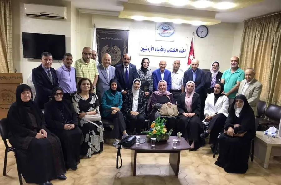 اتحاد الكتاب يقيم ندوة توعوية حول: أهمية دور الأسرة في حماية الأطفال من مخاطر وسائل التواصل الاجتماعي اتحاد الكتاب يقيم ندوة توعوية حول: أهمية دور الأسرة في حماية الأطفال من مخاطر وسائل التواصل الاجتماعي