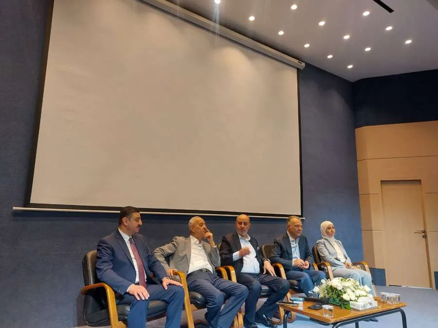 الشمالي من غرفة صناعة إربد: بيت التصدير يساند مئات المصانع بمساعدات تفوق 12 مليون دينار (صور) الشمالي من غرفة صناعة إربد: بيت التصدير يساند مئات المصانع بمساعدات تفوق 12 مليون دينار (صور)