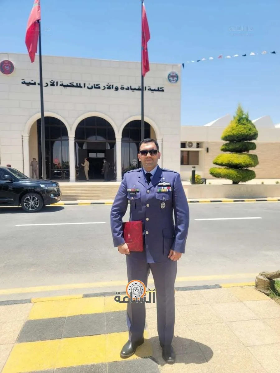 المقدم خالد الداود يحصل على وسام الاستحقاق العسكري (صور) المقدم خالد الداود يحصل على وسام الاستحقاق العسكري (صور)