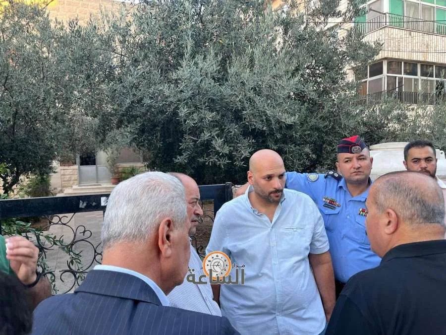 بعد انهيار مبنى في الحي الشرقي: مخاوف من سقوط بناية في مجمع الشيخ خليل بإربد (صور وفيديو) بعد انهيار مبنى في الحي الشرقي: مخاوف من سقوط بناية في مجمع الشيخ خليل بإربد (صور وفيديو)