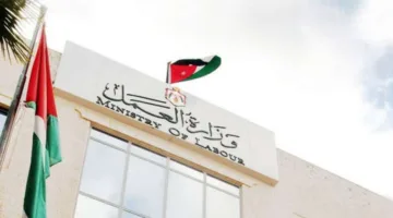 العمل تكتشف 3413 مخالفة وتوجه إنذارات لـ 3181 منشأة خلال 5 أشهر