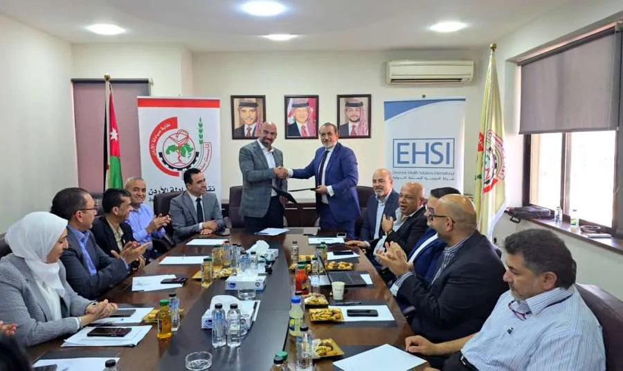 نقابة الصيادلة تُبرم اتفاقية شراكة مع شركة الحوسبة الصحية الدولية لربط الصيدليات بالنظام الوطني للفوترة.
